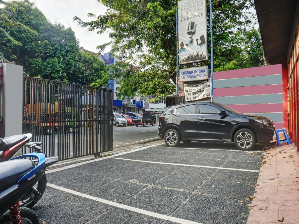 Oyo 90702 Wisma Tobana Kebayoran Mencil Kültér fotó