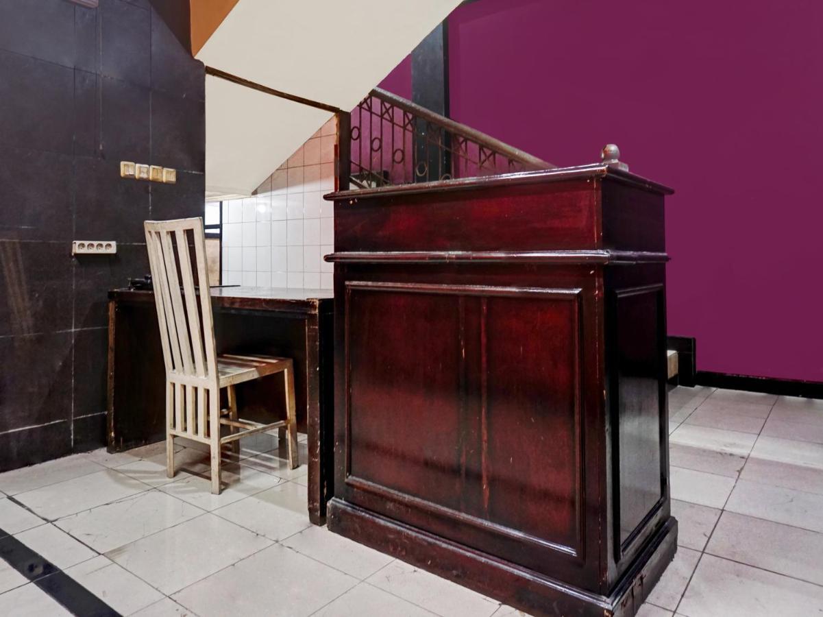 Oyo 90702 Wisma Tobana Kebayoran Mencil Kültér fotó