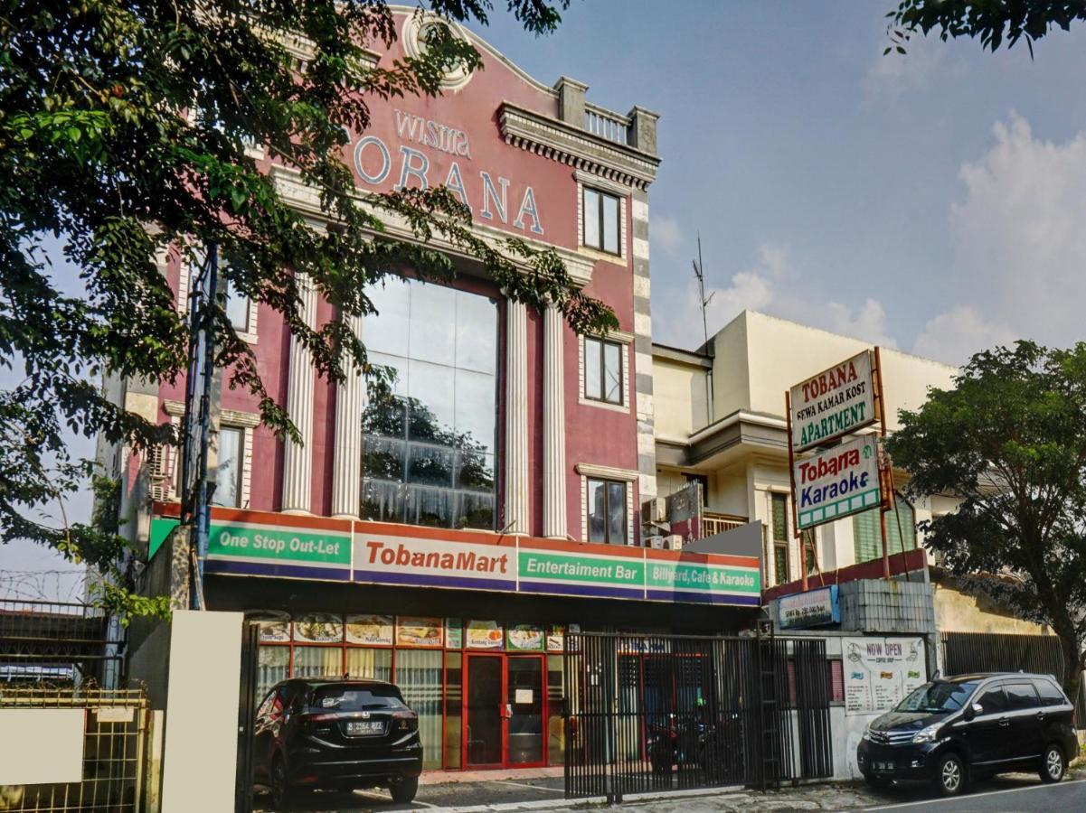 Oyo 90702 Wisma Tobana Kebayoran Mencil Kültér fotó
